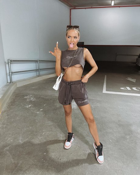 Tahlia Skaines pornstar beautiful gallery