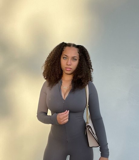 Jada Durroh star sexy photo