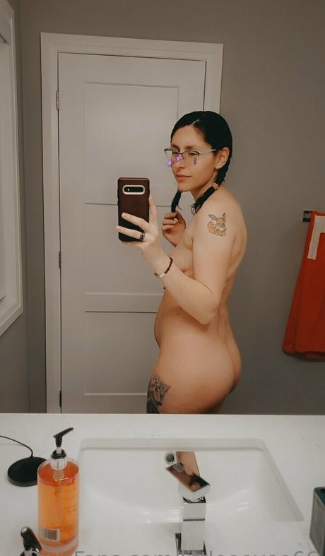 littleeevee66 star erotic archive
