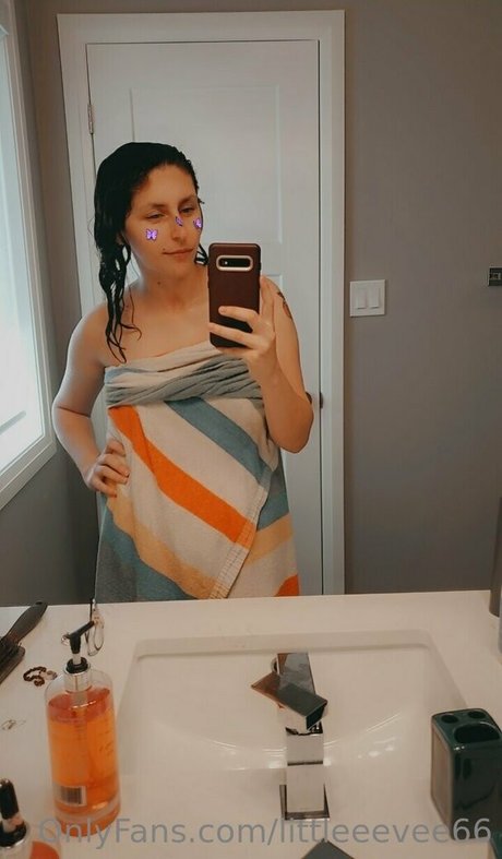littleeevee66 pornstar beautiful img