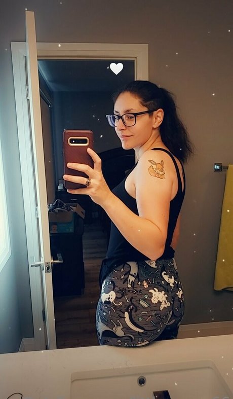 littleeevee66 pornstar nudes pics