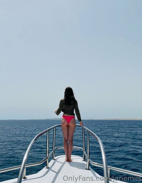 anapuru star erotic picture