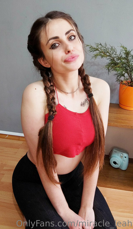 miracle leah perfect actress photo