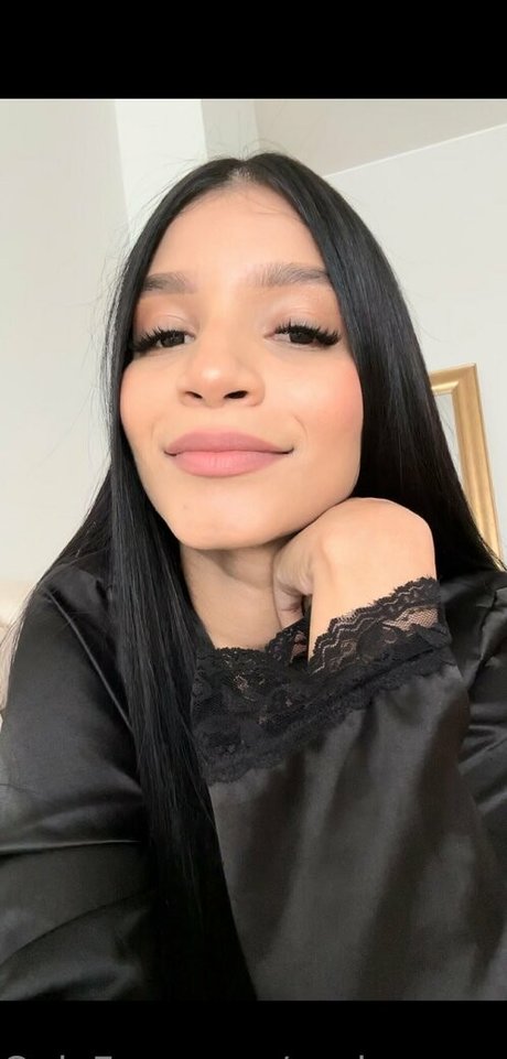 seximorenavby naked model photos