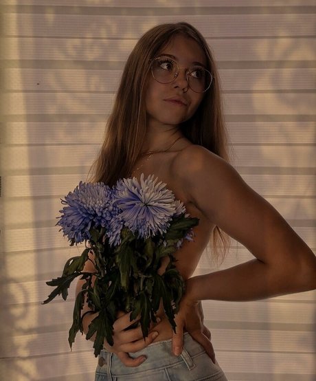 Anna Kauer sexy star archive