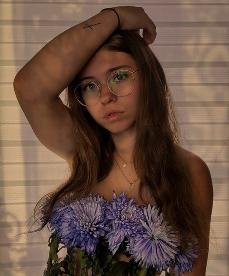 Anna Kauer model sexy img