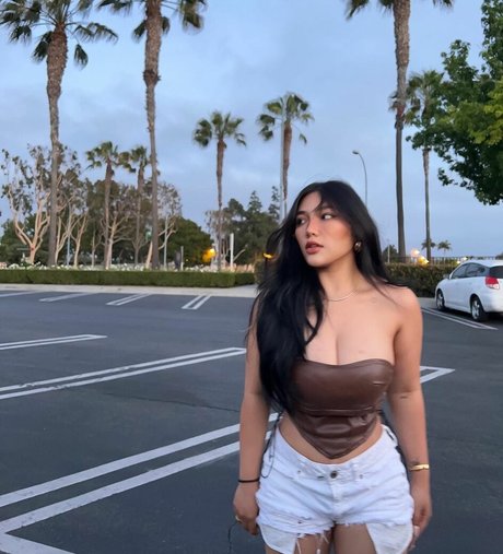 Ngan Nguyen naked model pic