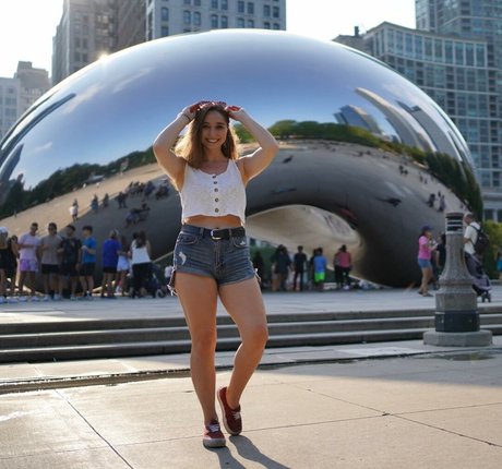 Felicia Hofner star top picture