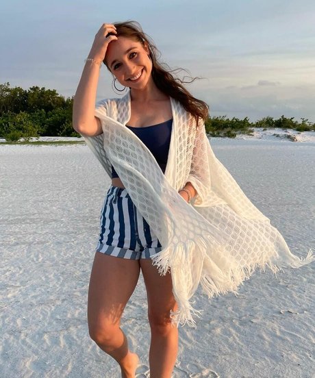 Felicia Hofner model pretty galleries