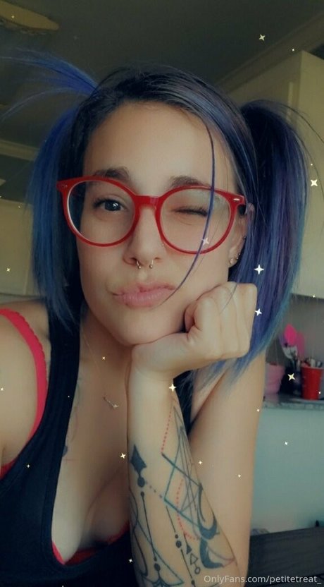 petitetreat_ art model img