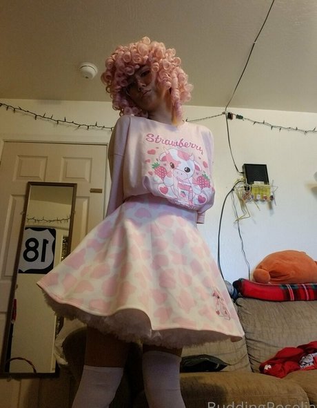 buddingroselia nudes actress pics