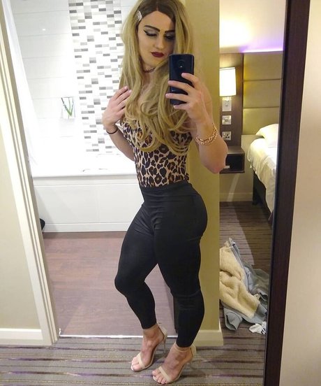 tayrosiee star hot image