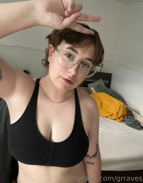 grraves model high quality img