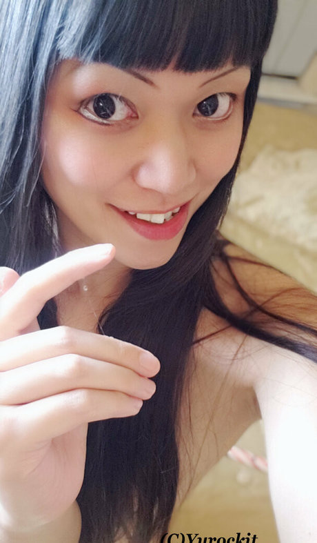 Yurockit model sexy img