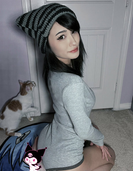 harmonyeva adult model pic