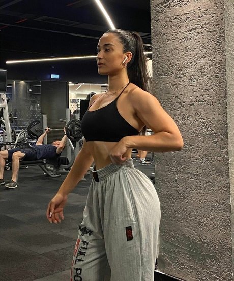 Hale Cabbar sex star pics