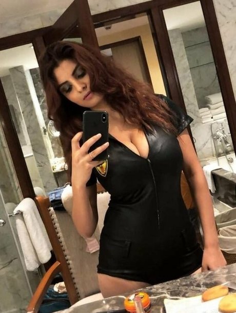 midget nude onlyfans sexy nudes image