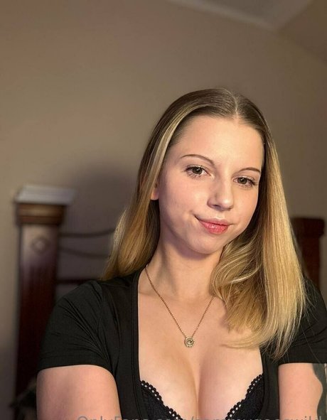 sammygoeswild hot model photo