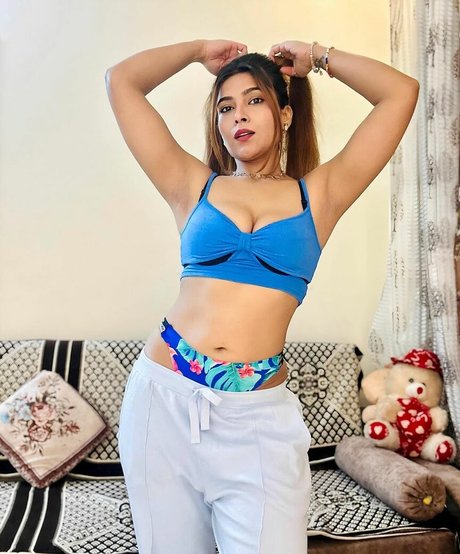 Tanya Chaudhari pornstar sexy pics