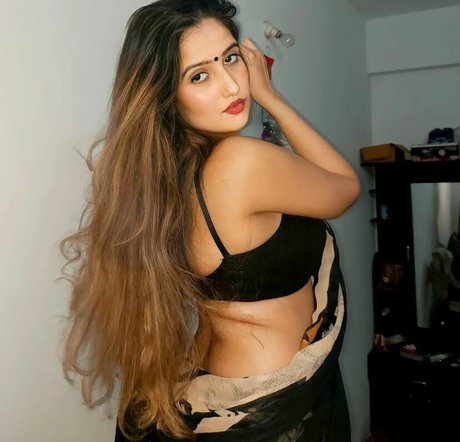 Aniza Hazel model beautiful pictures