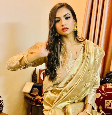 Umme Zamilatun Naima model hot photo