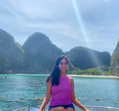 brunette petite onlyfans pornographic pics