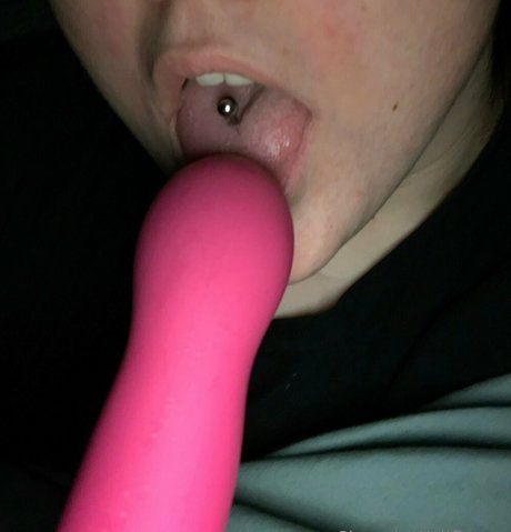 shes a wallflower model hd picture