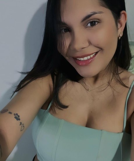 heyjheni erotic model archive