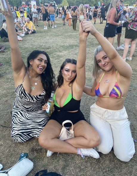 Lydia Harrison model sexy gallery