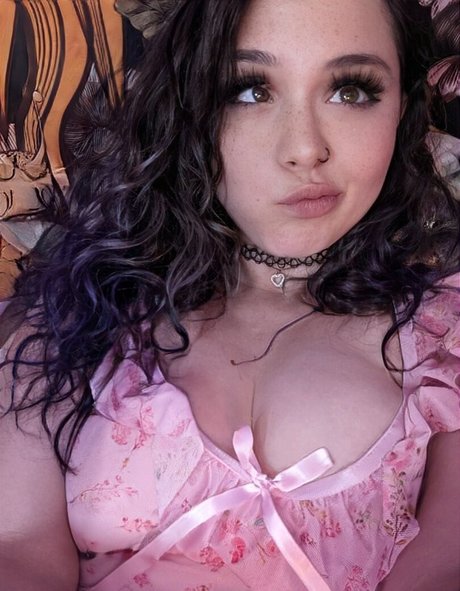 hollieboo model sexy pics