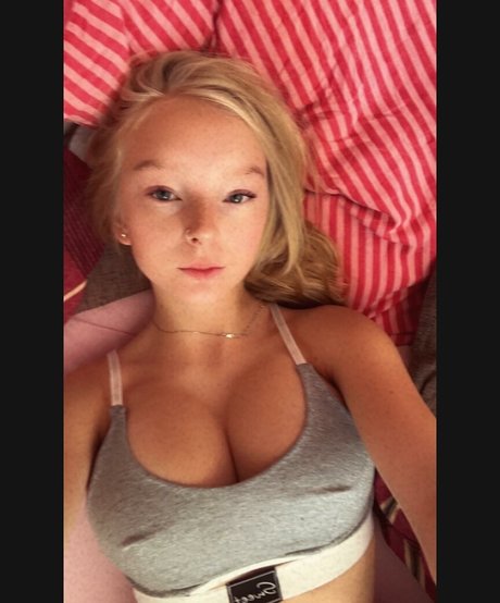 blonde vivi actress picture