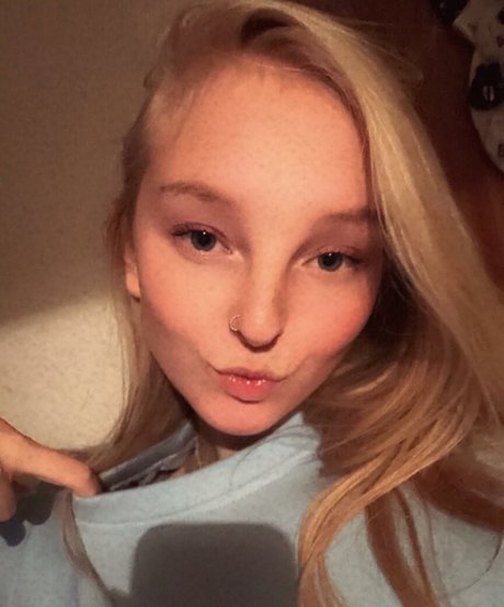 blonde vivi model nude pic