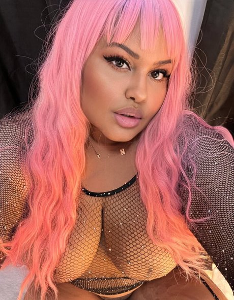 niviannyp nudes model pictures