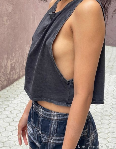 AlexIcy pornstar exclusive pictures