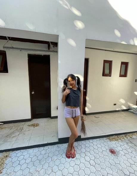 AlexIcy free model image