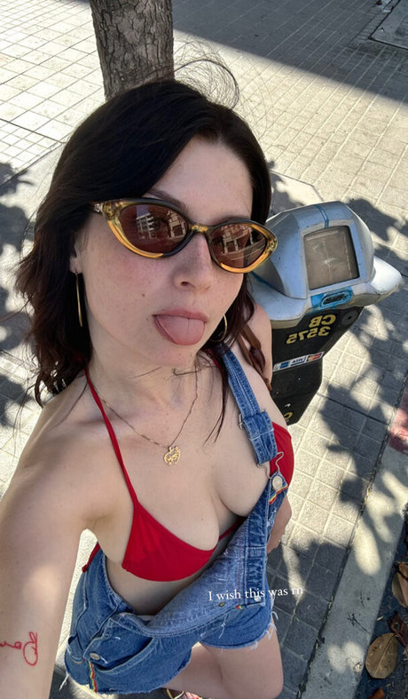 Willow Avalon naked actress gallery