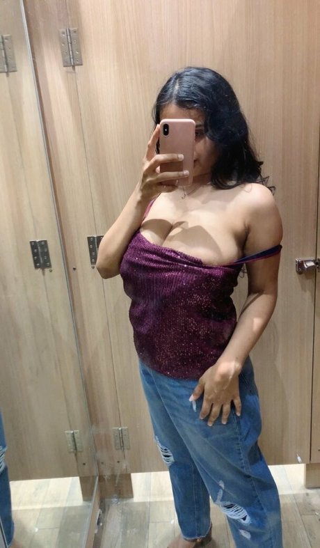 Desi Aurora perfect star pictures