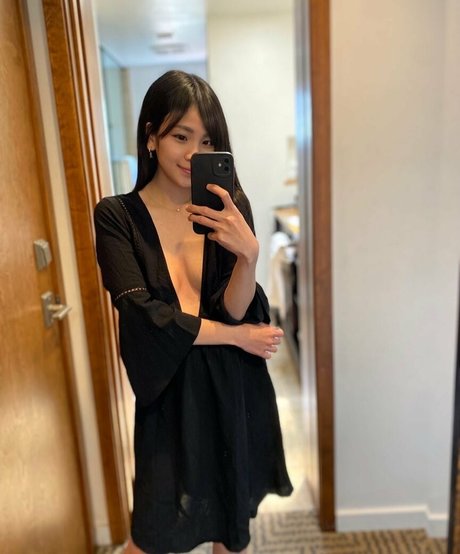 Aveline Liu pornstar pretty images