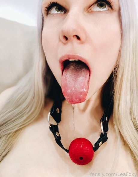 LeaFoxy model naked galleries