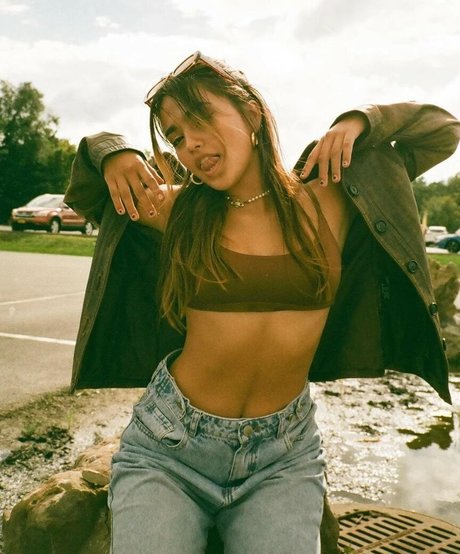 Maia Reficco star hot pics