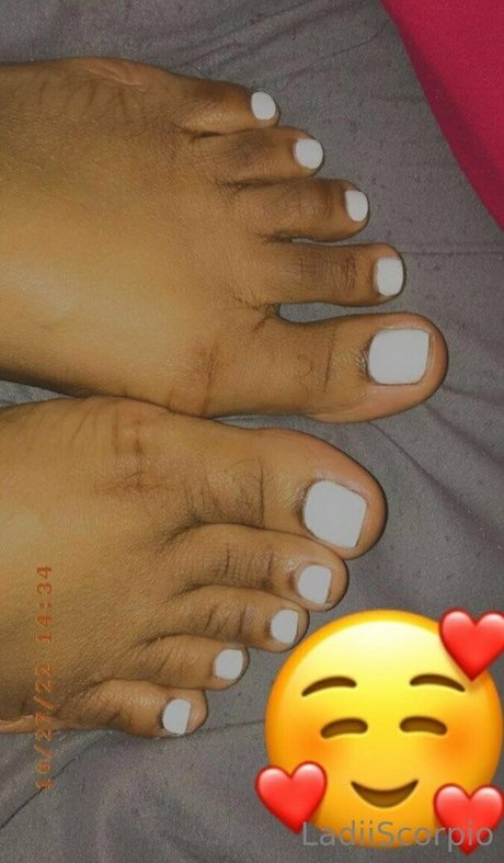 OfficialLadiiScorpio model nude archive