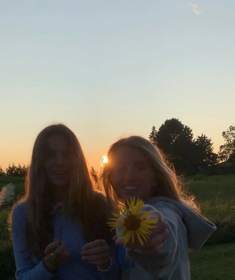 Lola Dubrul hot star pictures