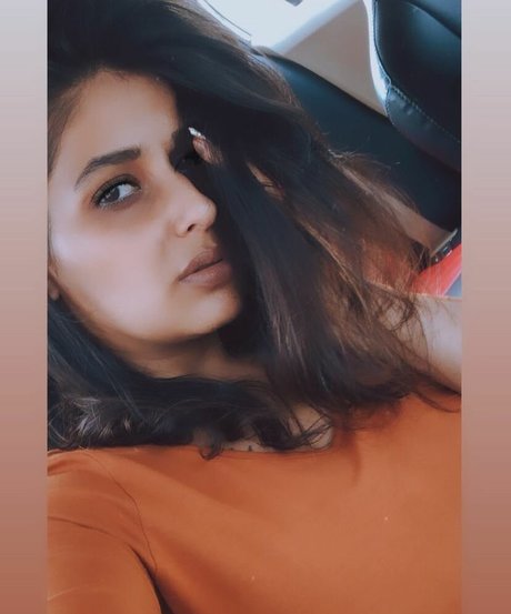 Vansheen Verma Sumbriya star nude image