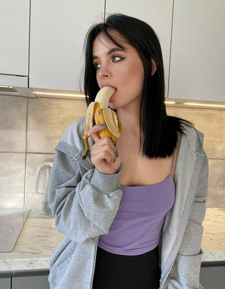 karinasweety69 exclusive model img