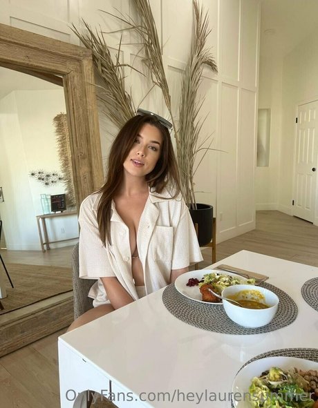 heylaurensummer hot actress pics