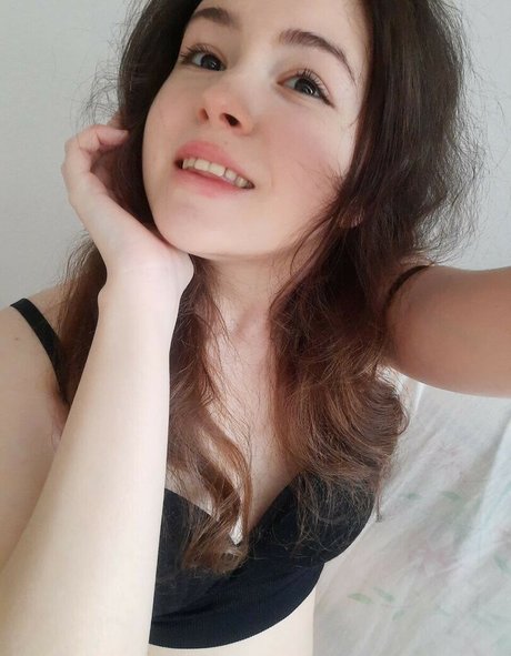 monamariaa nudes model photo
