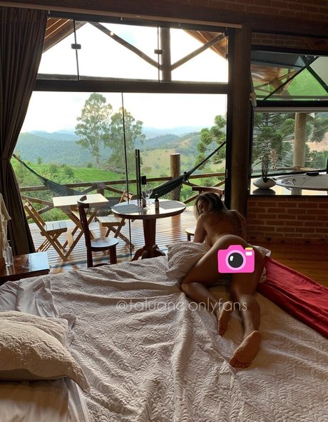 taluane free actress galleries