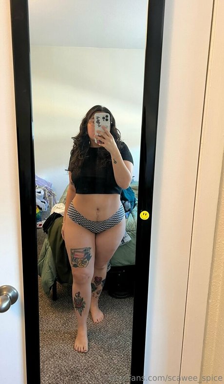 scawee spice erotic model img