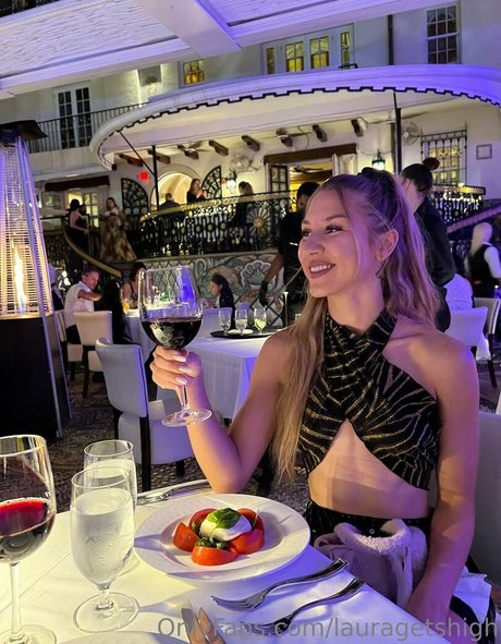 lauragetshigh model sex picture