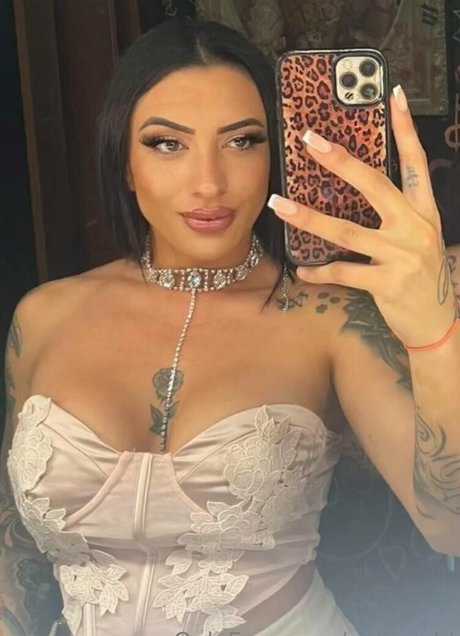 neliagold erotic model pic